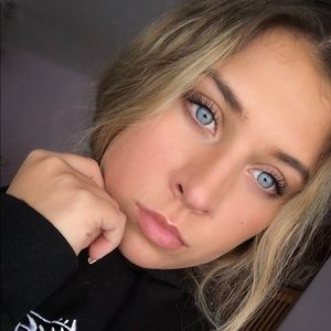 Meet your Posher, Alexandra